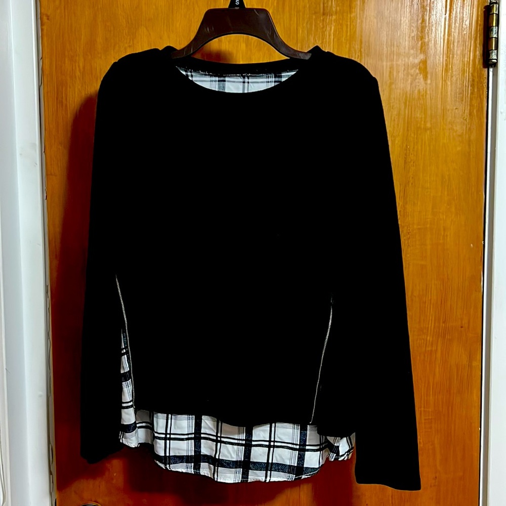 Doe & Rae layered look sweater black white zipper small